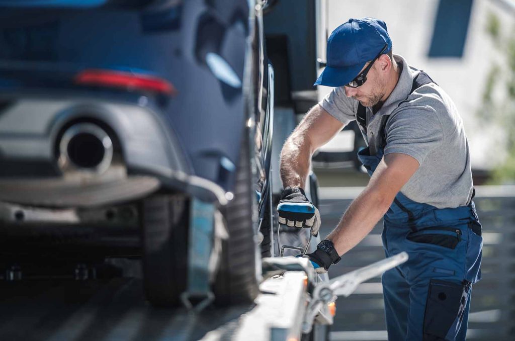 7 Mistakes That Beginners Make When Towing Their Vehicle